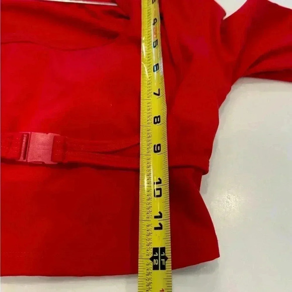 Halara plush halter thumb hole long sleeve crop sports top red size small - Picture 7 of 10